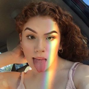 Meet your Posher, Alyssa